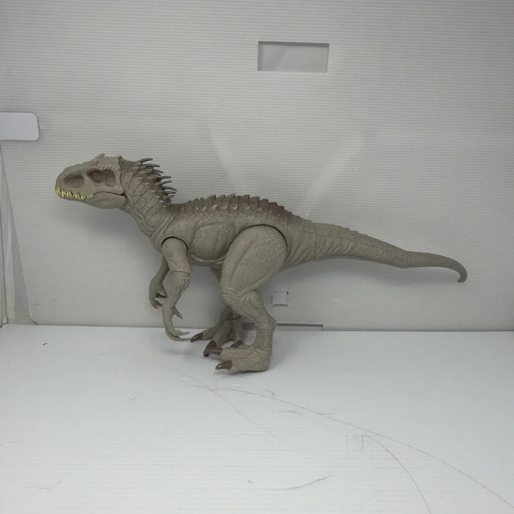 Mattel Jurassic World Camouflage 'N Battle Indominus Rex w Lights Dino Trackers